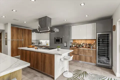 $5,100,000 | 635 Curtiswood Drive, Key Biscayne, FL 33149