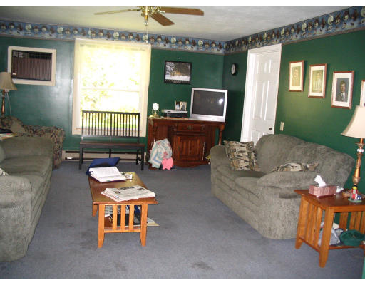 60 Davis Street Rutland, MA 01543 - Photo 3 of 7