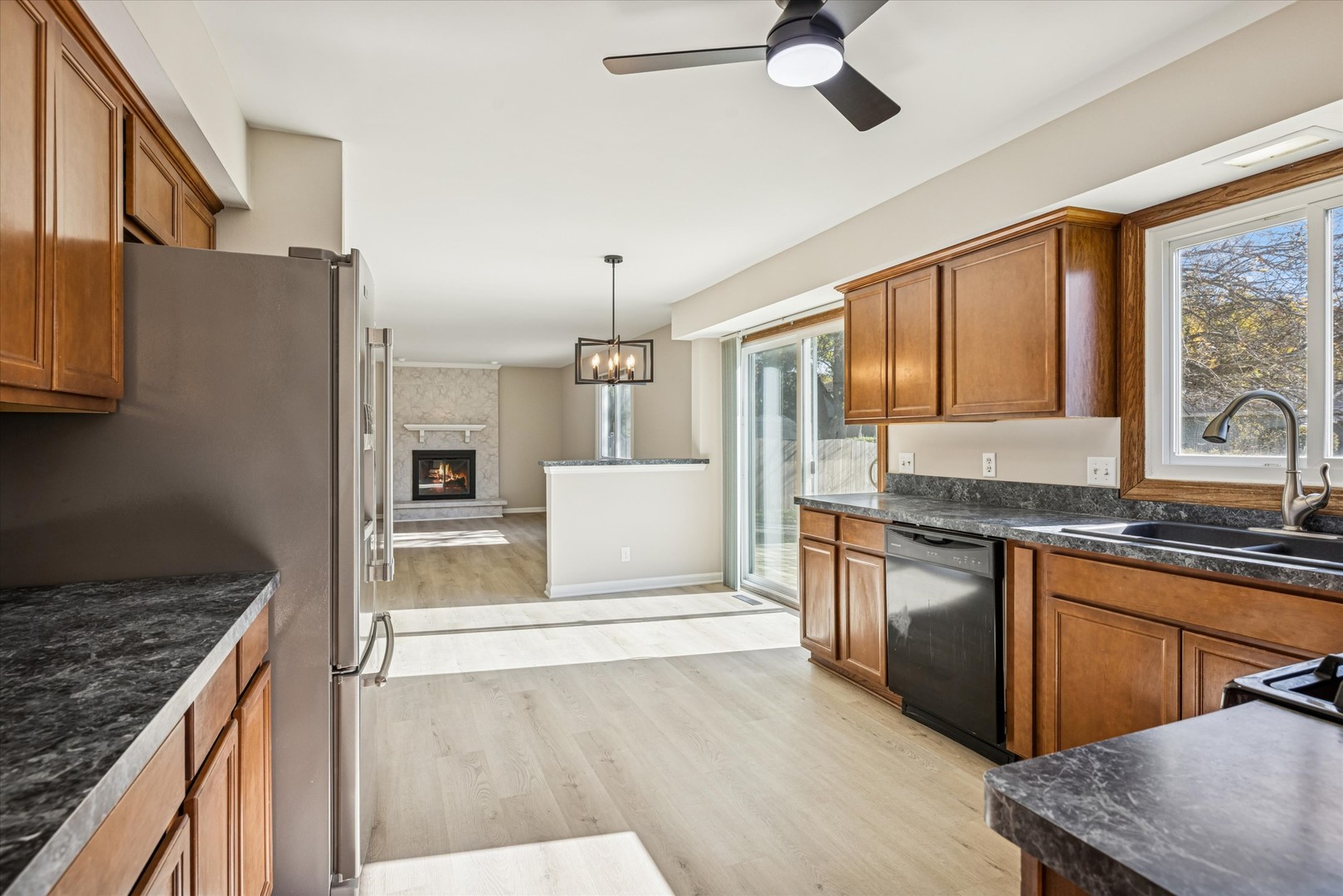 1041 Barlina Road Crystal Lake, IL 60014 - Photo 11 of 33