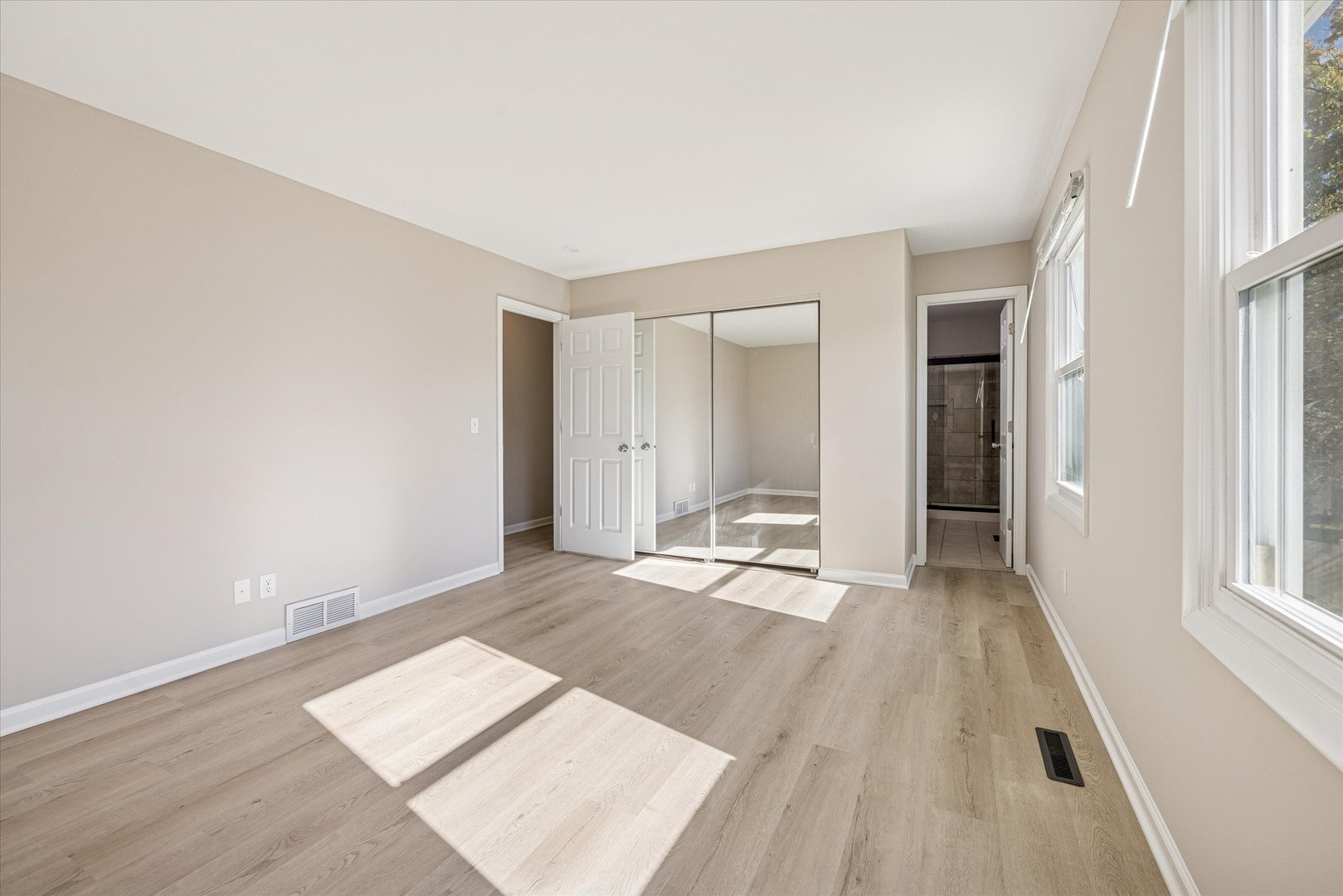 1041 Barlina Road Crystal Lake, IL 60014 - Photo 25 of 33