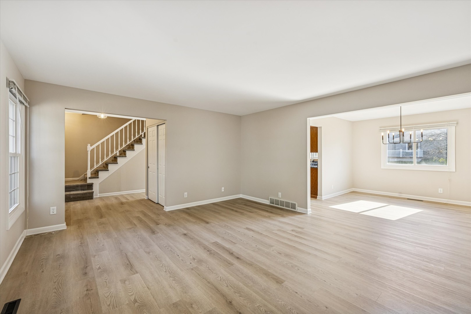 1041 Barlina Road Crystal Lake, IL 60014 - Photo 8 of 33