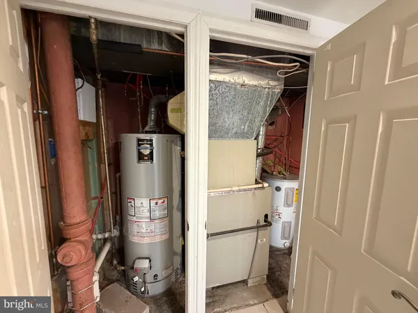 a view of walk in closet
