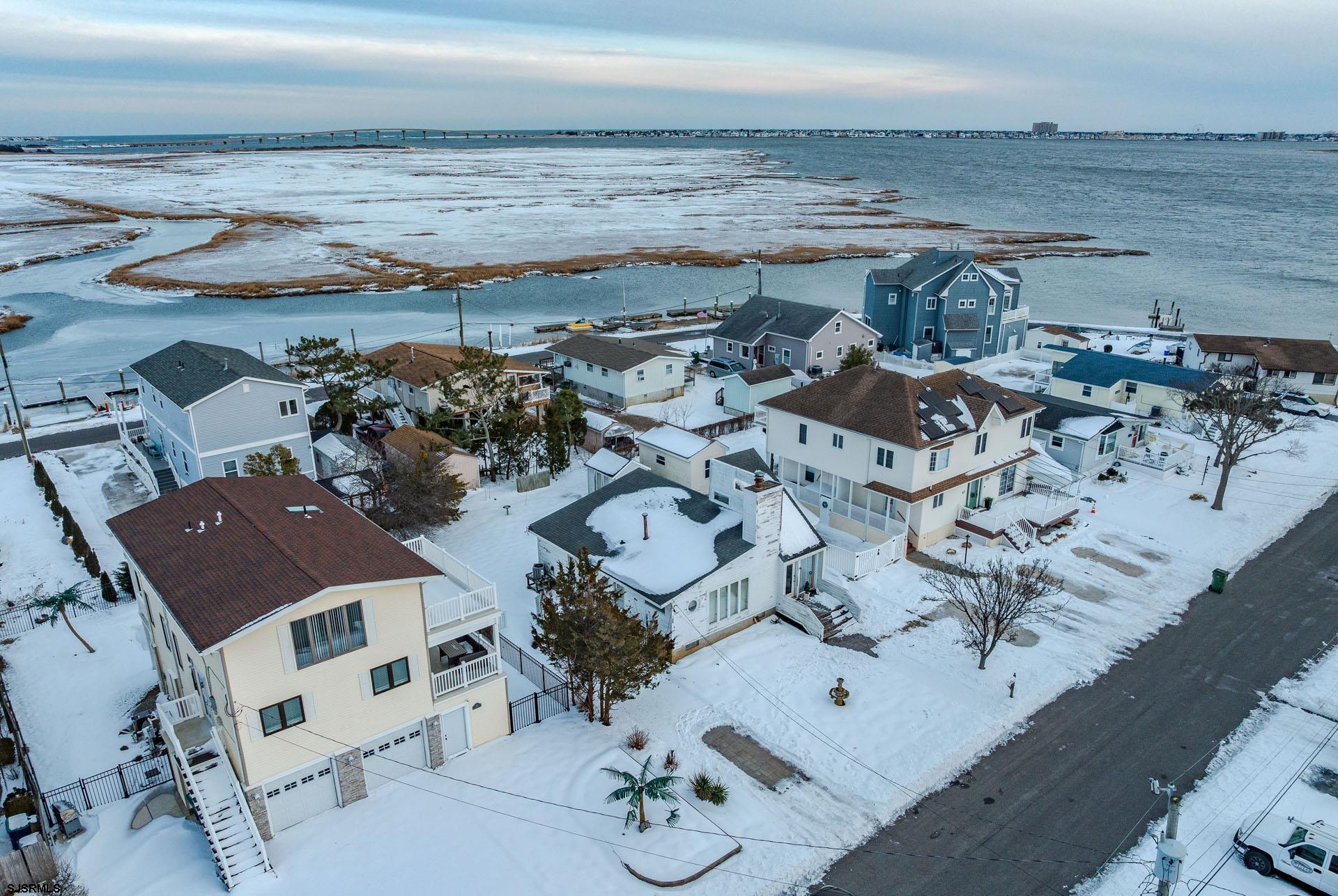 21 Point Drive Somers Point, NJ 08244 - Photo 4 of 28 a view of balcony with wooden floor