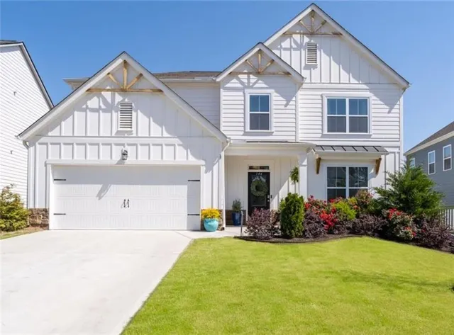 a front view of house with yard