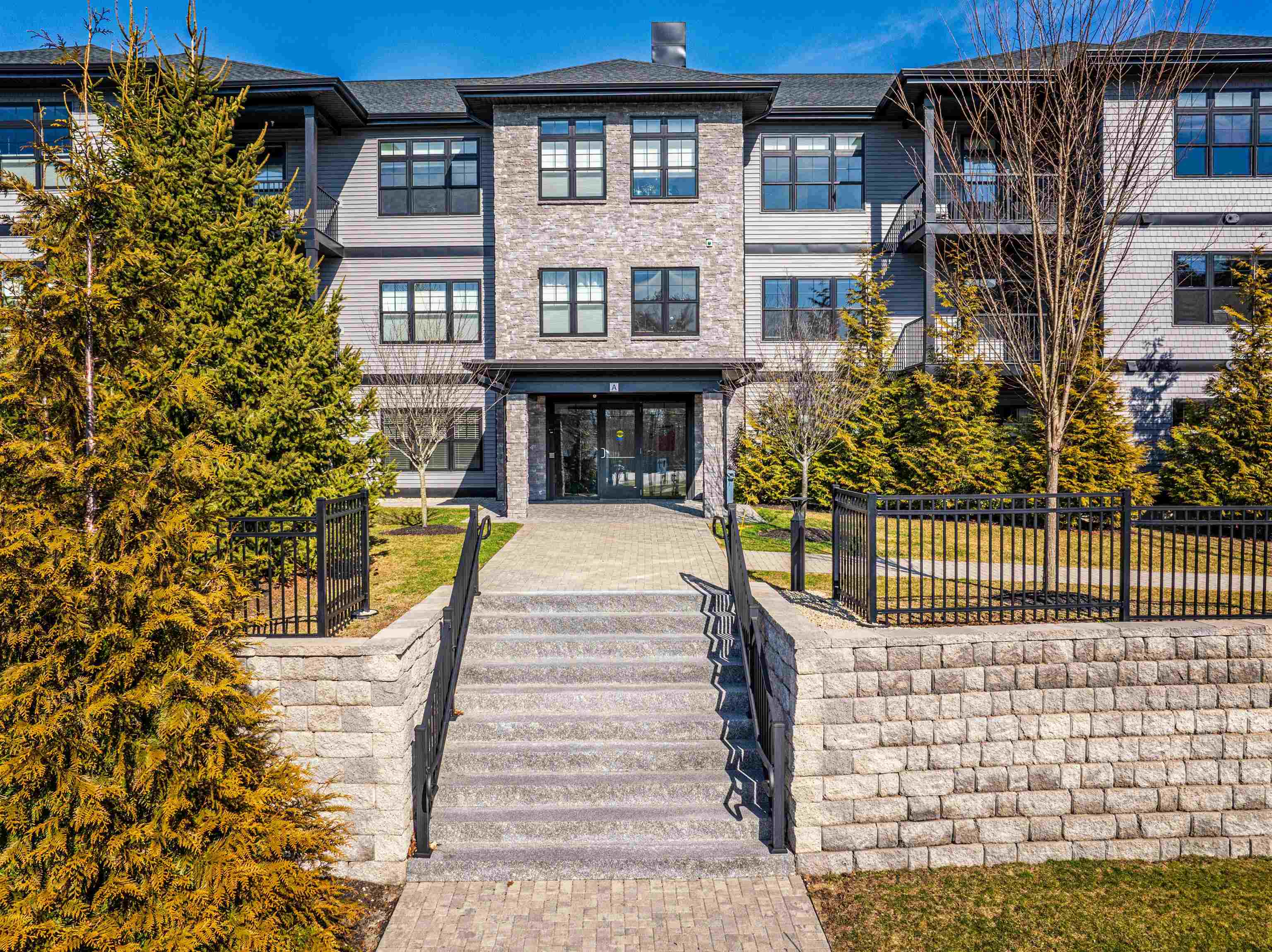 2075 Lafayette Road, Unit A12 Portsmouth, NH 03801 - Photo 2 of 40