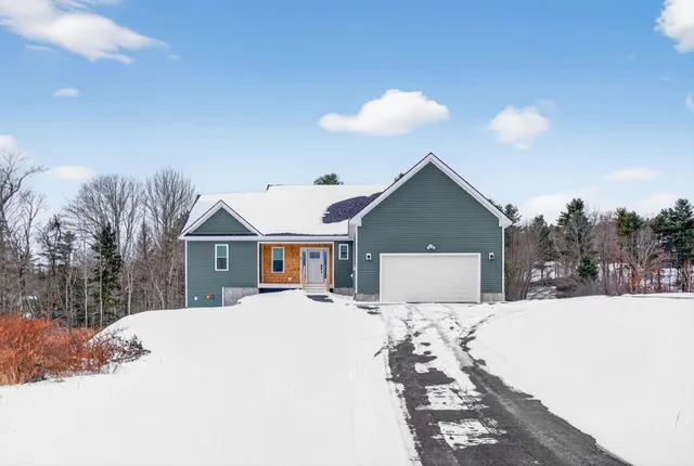 $749,000 | 32 Middle Jam Road, Gorham, ME 04038