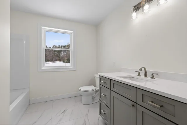 $749,000 | 32 Middle Jam Road, Gorham, ME 04038