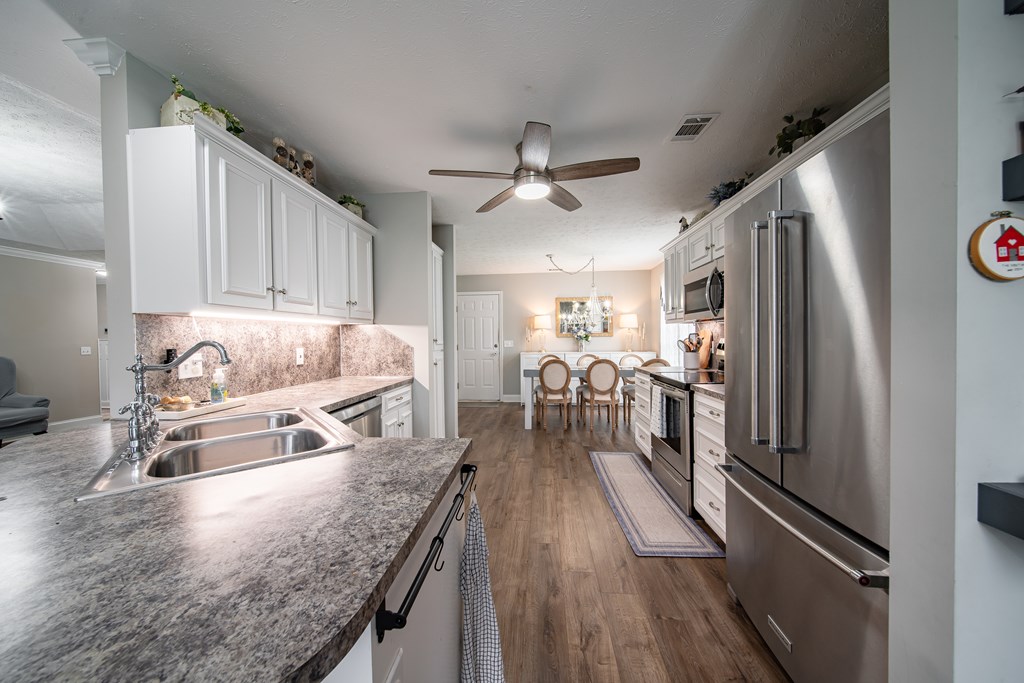 33 Honeysuckle Way Fort Mitchell, AL 36856 - Photo 11 of 44