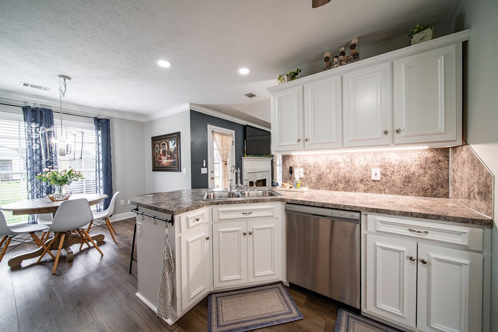 33 Honeysuckle Way Fort Mitchell, AL 36856 - Photo 12 of 44