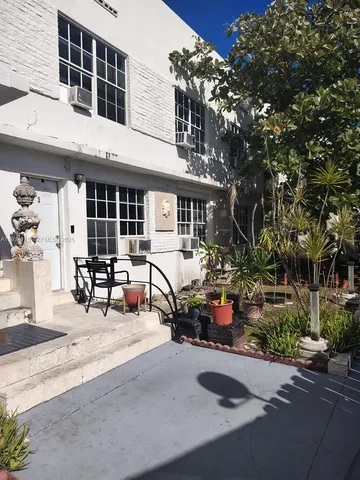 $1,750 | 6940 Bay Drive, Unit 7, Miami Beach, FL 33141