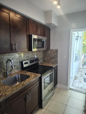 $1,750 | 6940 Bay Drive, Unit 7, Miami Beach, FL 33141