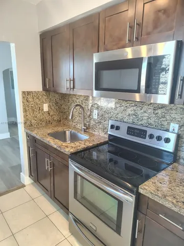 $1,750 | 6940 Bay Drive, Unit 7, Miami Beach, FL 33141