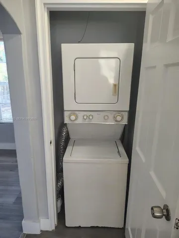 $1,750 | 6940 Bay Drive, Unit 7, Miami Beach, FL 33141