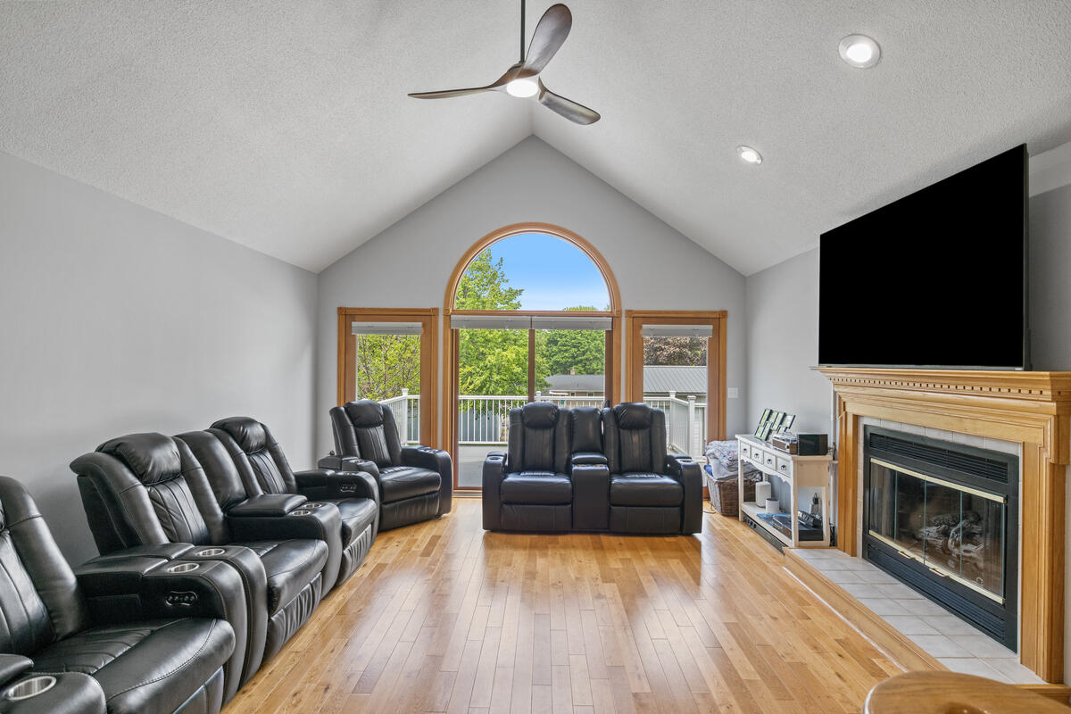 607 Apache Drive Fremont, MI 49412 - Photo 5 of 34 607-Apache_001 - Copy (2)
