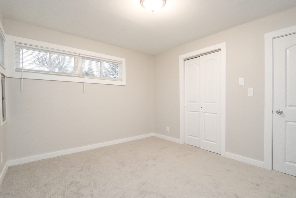 40 Vincent Street Springfield, MA 01129 - Photo 15 of 35 an empty room with windows