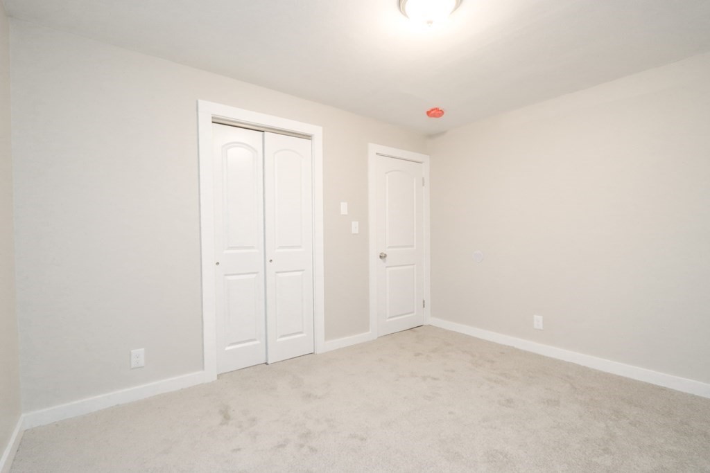 40 Vincent Street Springfield, MA 01129 - Photo 16 of 35