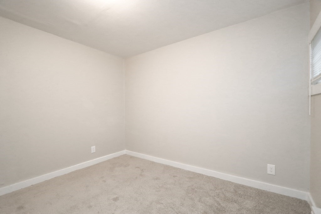 40 Vincent Street Springfield, MA 01129 - Photo 20 of 35