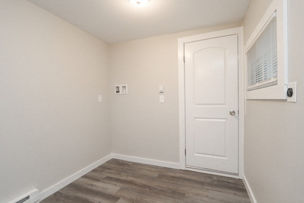 40 Vincent Street Springfield, MA 01129 - Photo 25 of 35 a view of an empty room