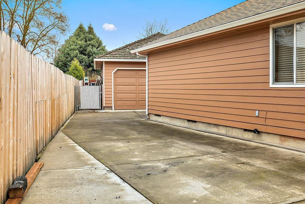 231 Brandon Street Central Point, OR 97502 - Photo 27 of 32 Additional Photo