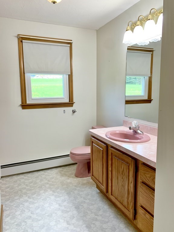 19 Naquag Street Rutland, MA 01543 - Photo 12 of 21