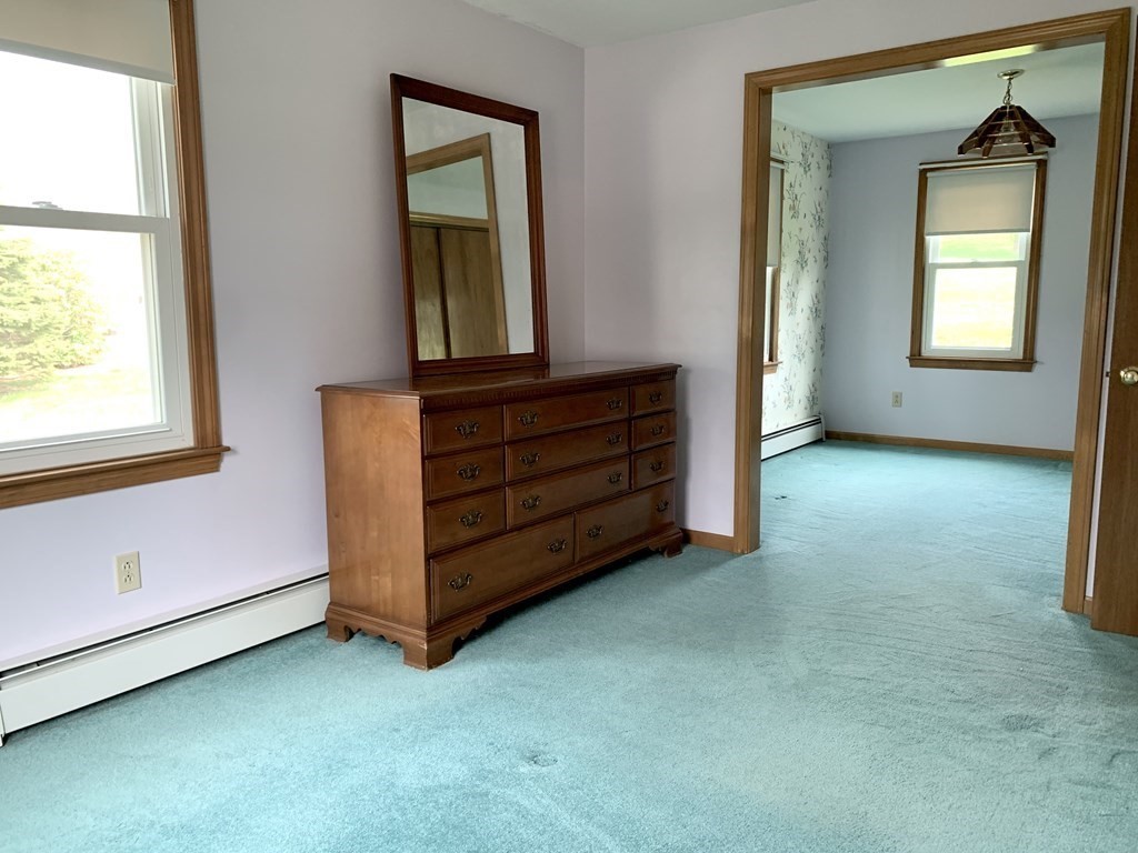 19 Naquag Street Rutland, MA 01543 - Photo 8 of 21