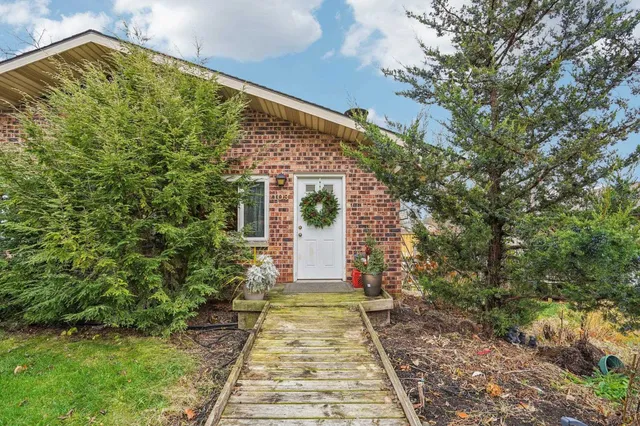 $390,000 | 101-103 West Garfield Street, Mount Horeb, WI 53572