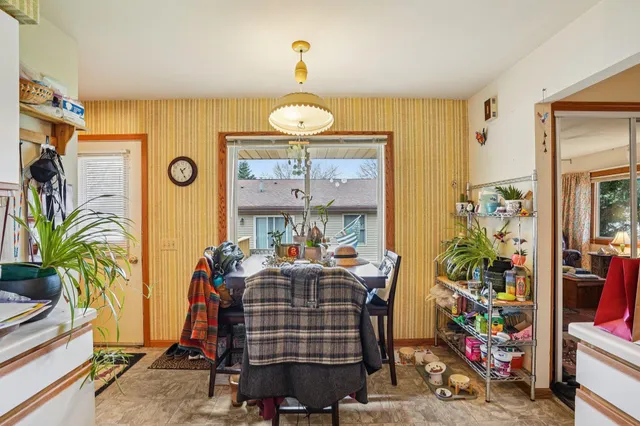 $390,000 | 101-103 West Garfield Street, Mount Horeb, WI 53572