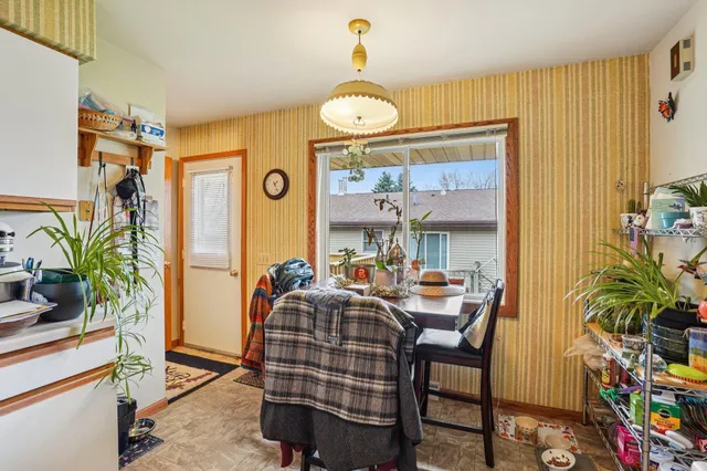 $390,000 | 101-103 West Garfield Street, Mount Horeb, WI 53572