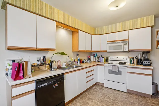 $390,000 | 101-103 West Garfield Street, Mount Horeb, WI 53572