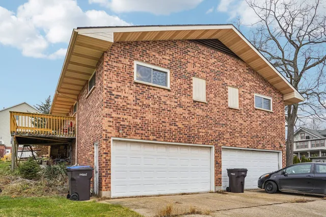 $390,000 | 101-103 West Garfield Street, Mount Horeb, WI 53572