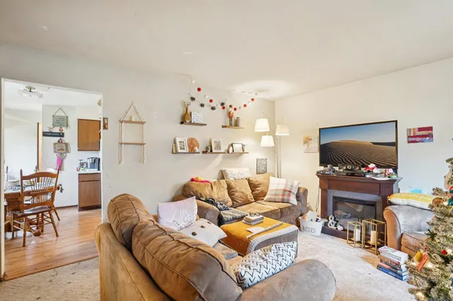 $390,000 | 101-103 West Garfield Street, Mount Horeb, WI 53572