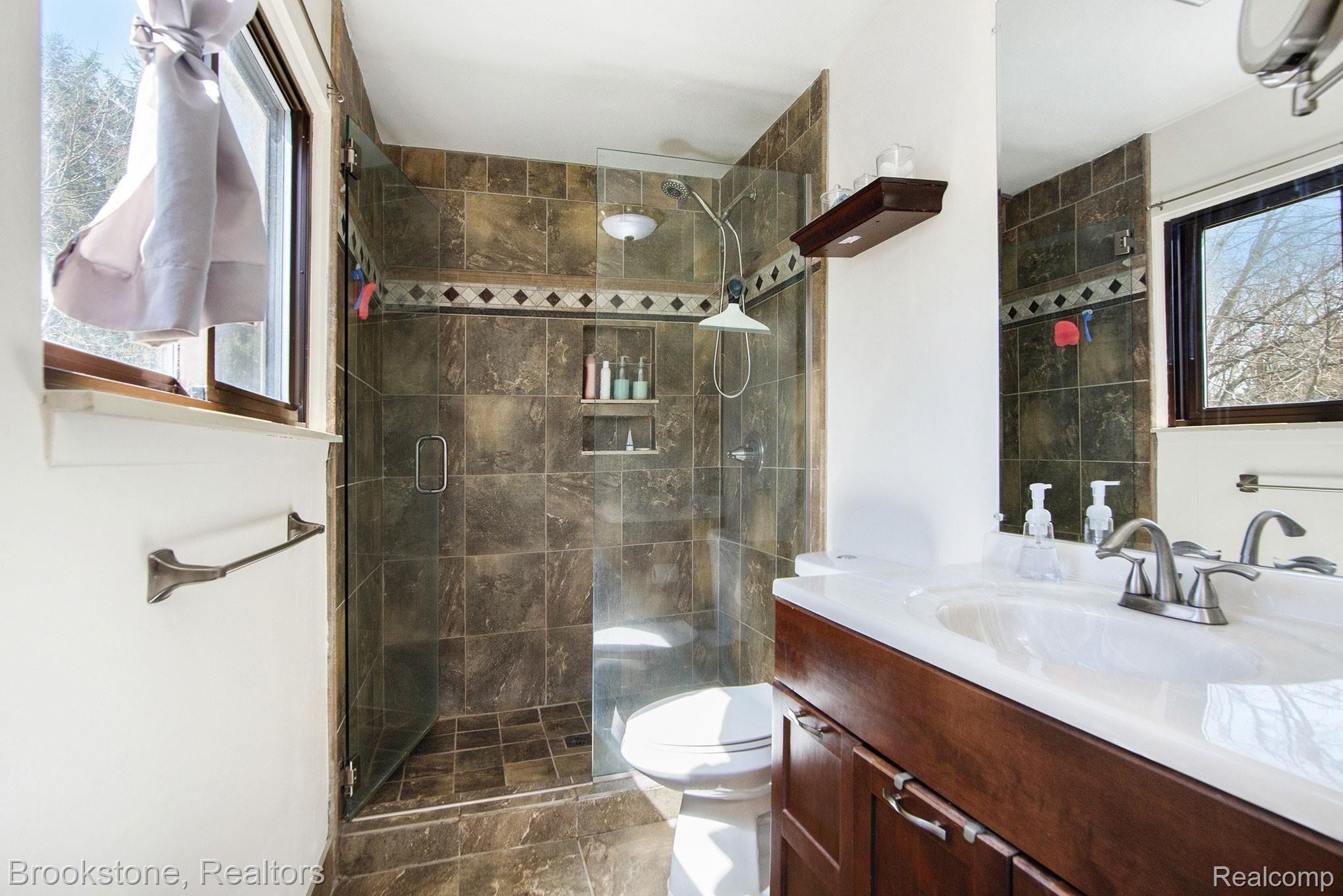 744 Baker Street Rochester, MI 48307 - Photo 21 of 38 BPG_8047.jpg