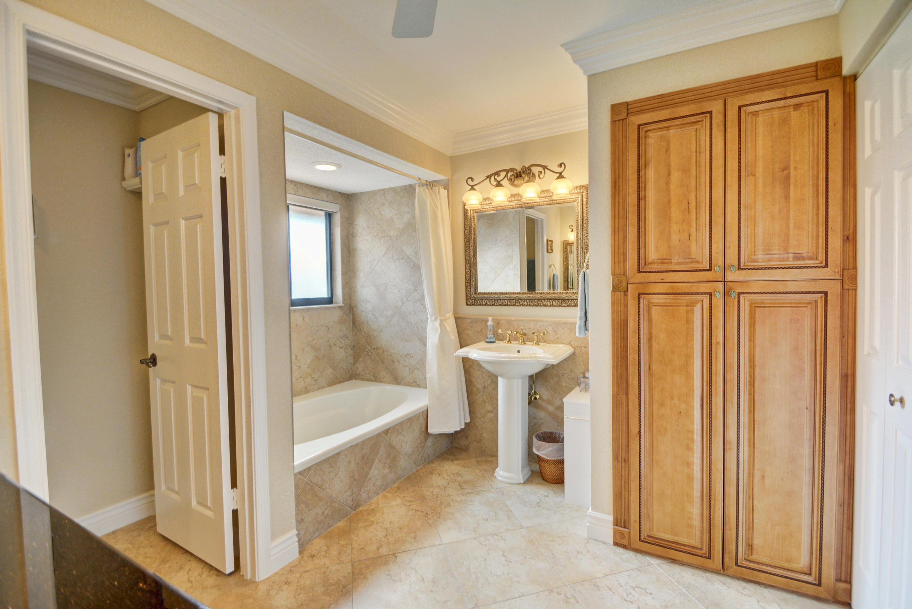5550 Coach House Circle, Unit G Boca Raton, FL 33486 - Photo 13 of 26 DSC_4779_80_81_82_83