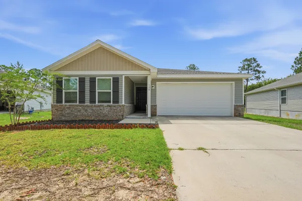 $1,800 | 136 Pfitzer Court, DeFuniak Springs, FL 32433