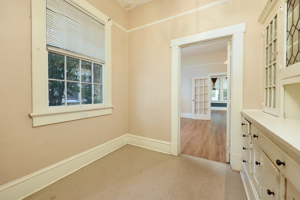 2904 Beacon Avenue Columbus, GA 31904 - Photo 26 of 39 view of an empty room with a window