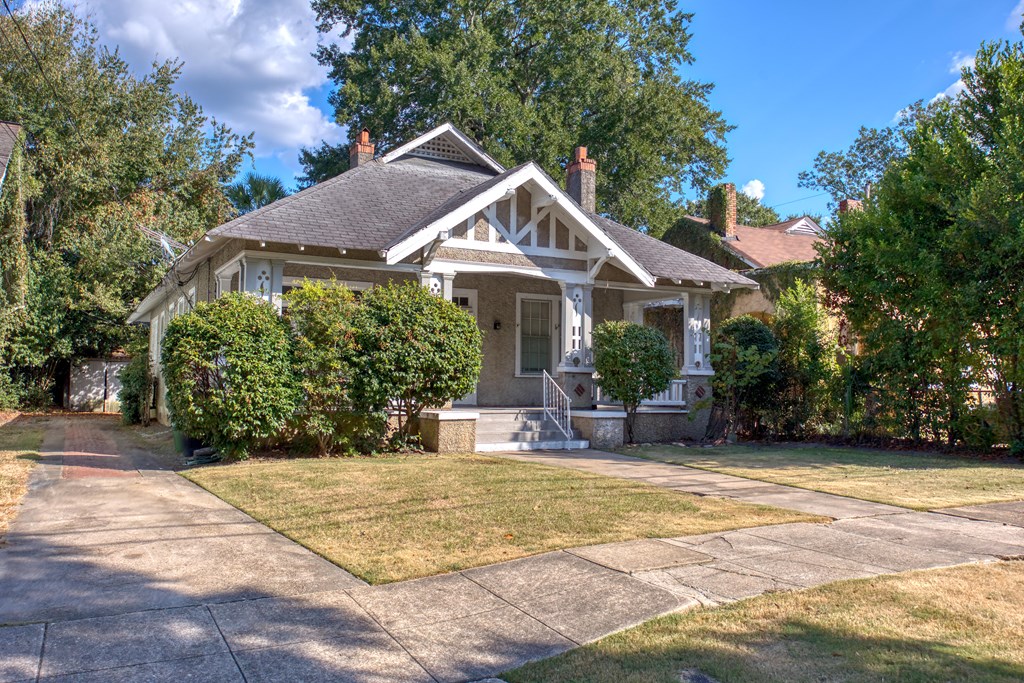 2904 Beacon Avenue Columbus, GA 31904 - Photo 6 of 39 a front view of a house with garden