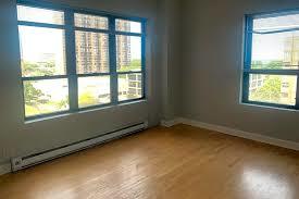 732 West Bittersweet Place, Unit 1208 Chicago, IL 60613 - Photo 7 of 18 a view of an empty room with a window