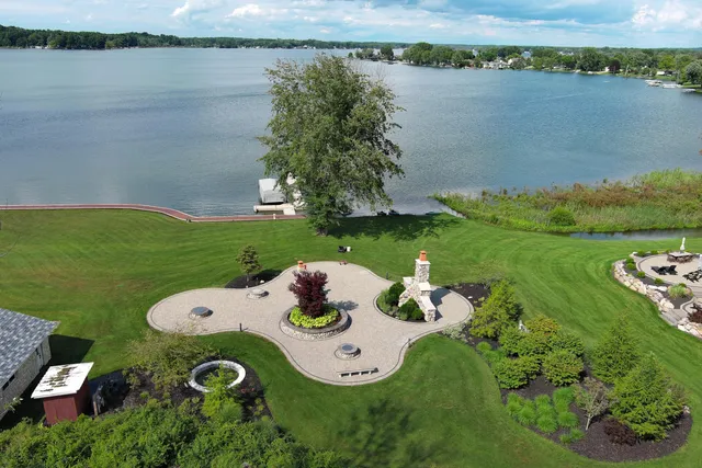 $347,000 | 12284 Crowne Pointe Drive, Unit 11, Vicksburg, MI 49097