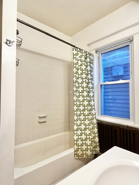 75 Alexander Street Rochester, NY 14620 - Photo 17 of 50 Jack and Jill Bathroom