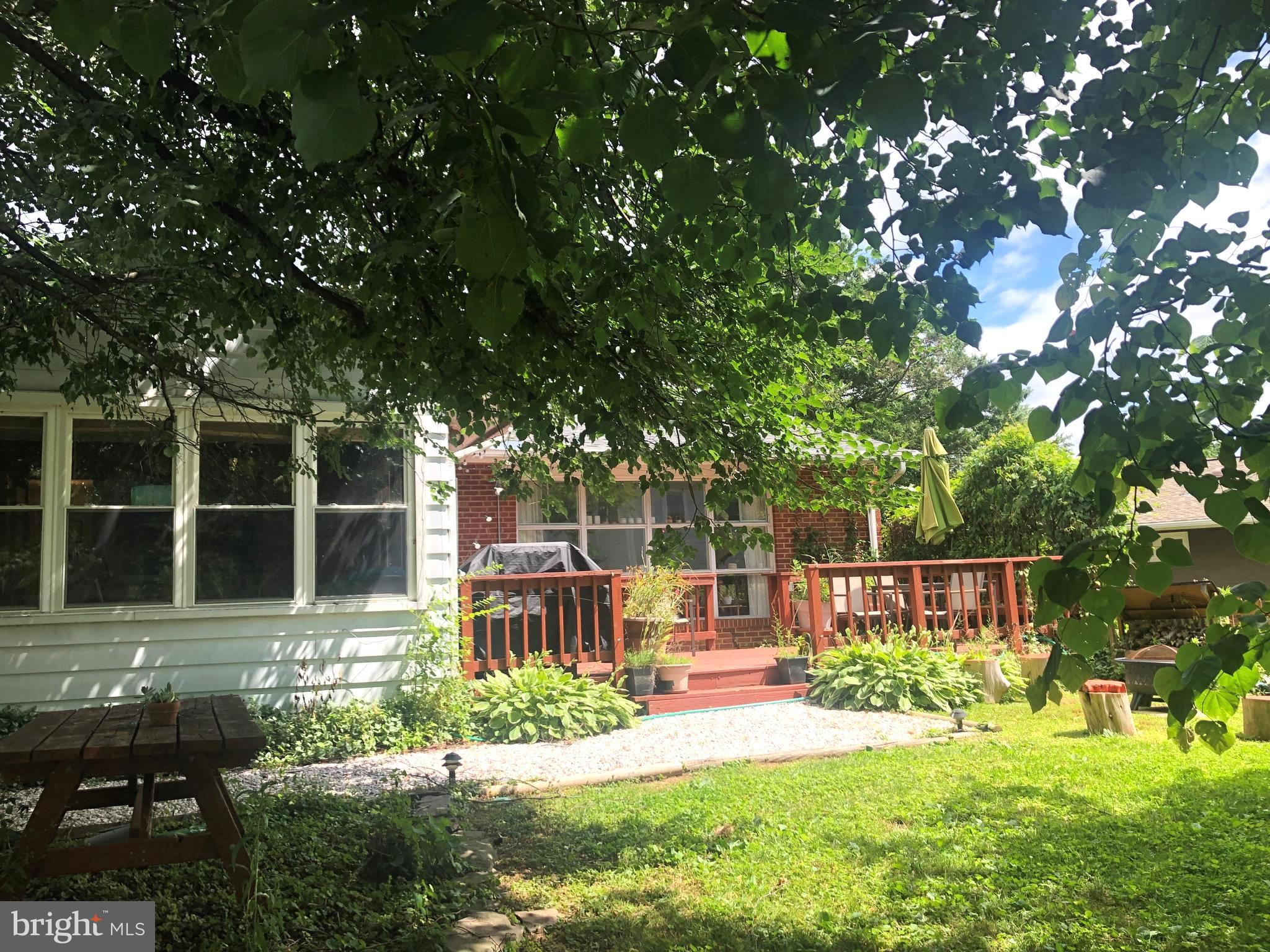 6903 Rosemont Drive McLean, VA 22101 - Photo 29 of 32 Rear view deck