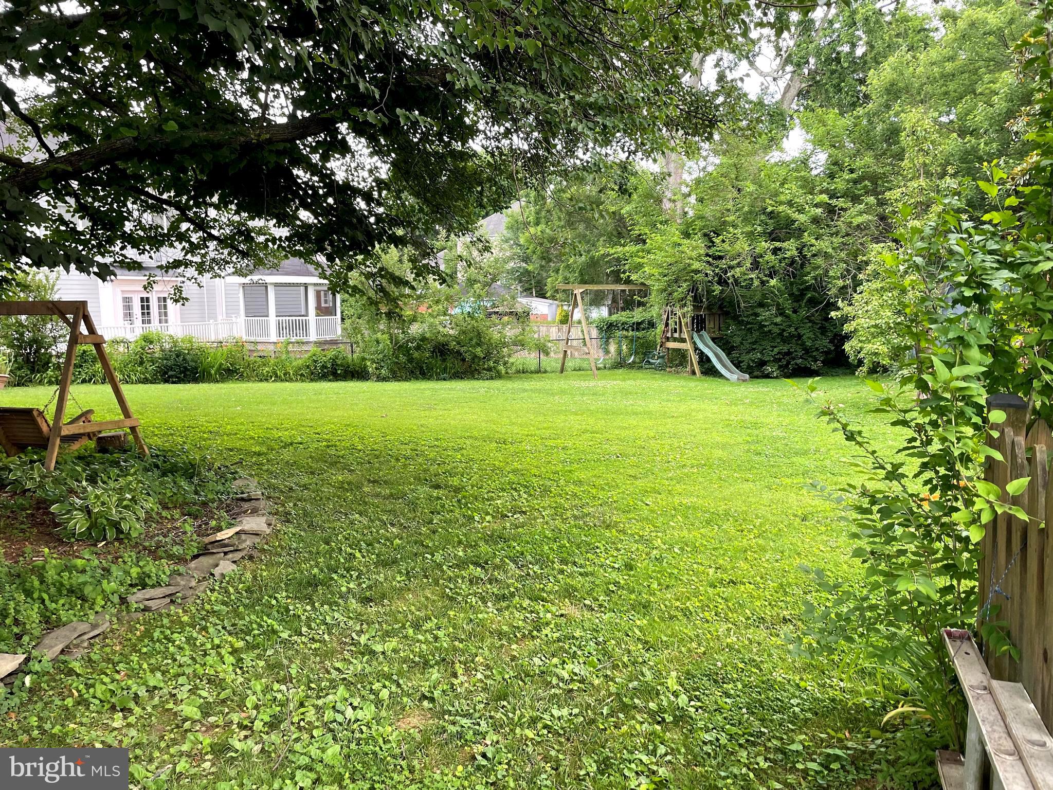 6903 Rosemont Drive McLean, VA 22101 - Photo 30 of 32 Spacious fenced rear yard