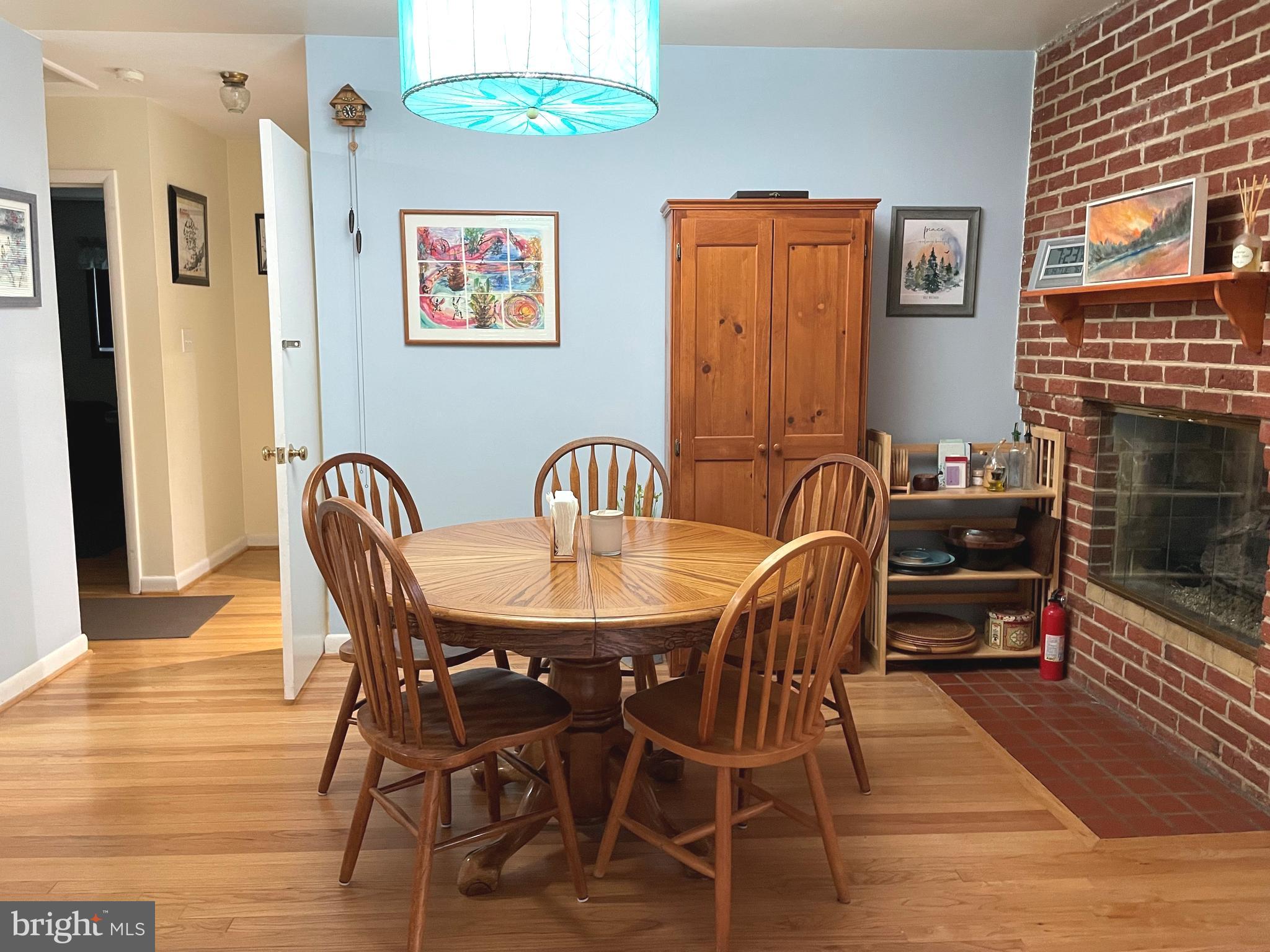 6903 Rosemont Drive McLean, VA 22101 - Photo 9 of 32 Dining room next to gas fireplace