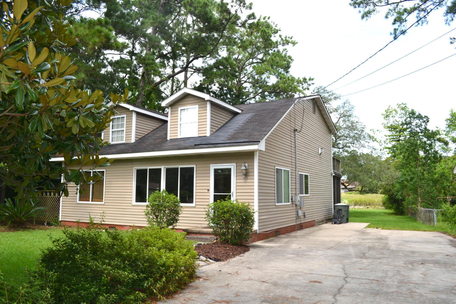 5936 Maple Street Hanahan, SC 29410 - Photo 3 of 44 20180823153429112722000000-o