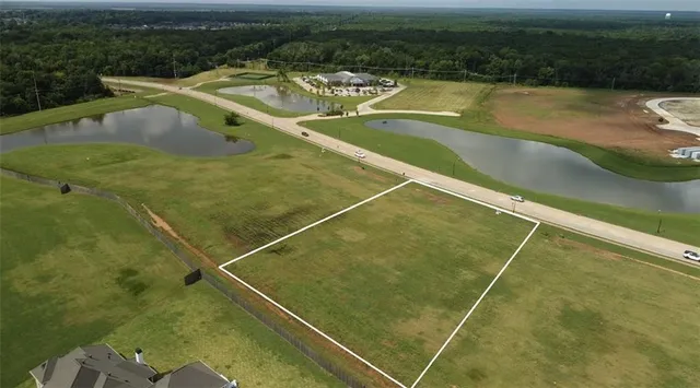 $229,500 | 165 Versailles Boulevard, Alexandria, LA 71303