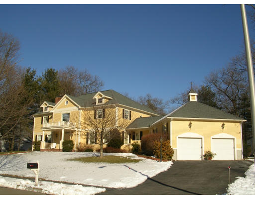 29 Old Planters Road Beverly, MA 01915 - Photo 1 of 19 Gallery Image 1