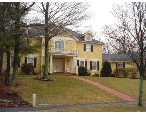 29 Old Planters Road Beverly, MA 01915 - Photo 3 of 19 Gallery Image 3