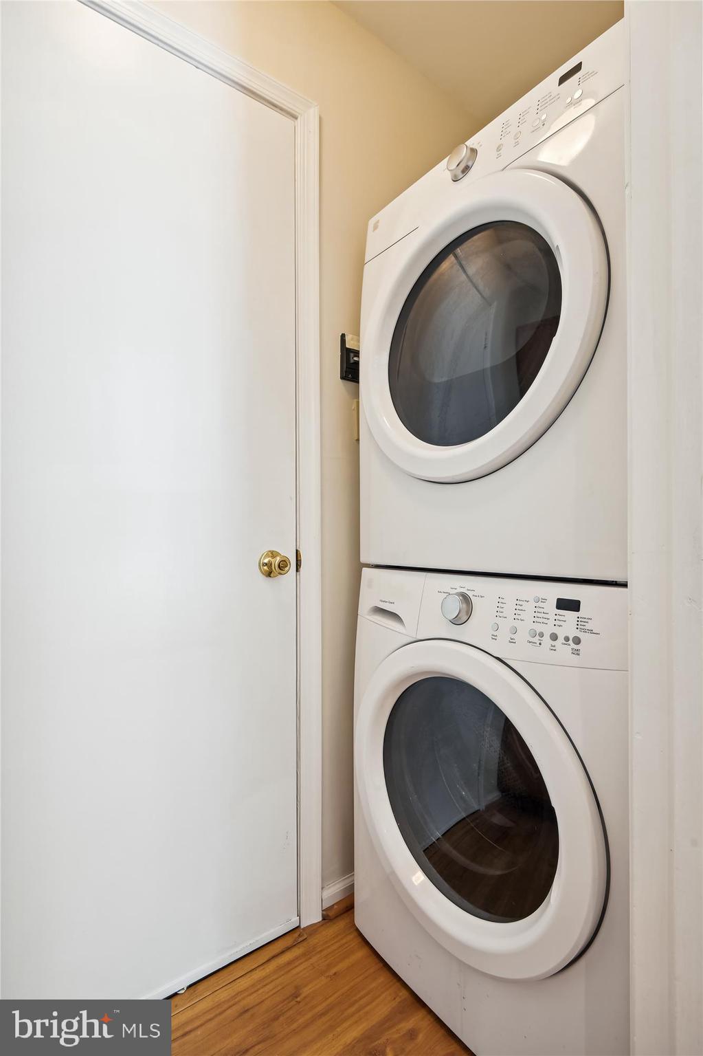 2570 Golfers Ridge Road Annapolis, MD 21401 - Photo 25 of 40 Main Level Laundry