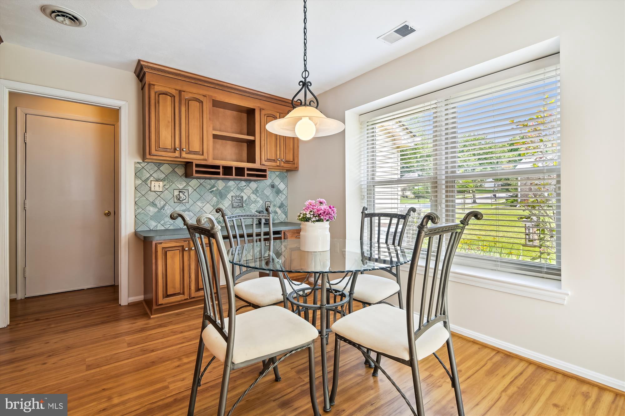 2570 Golfers Ridge Road Annapolis, MD 21401 - Photo 7 of 40 Eat-in kitchen