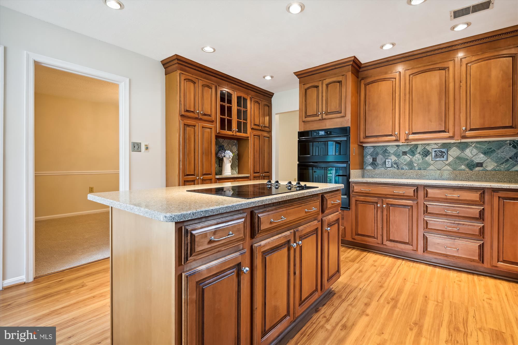 2570 Golfers Ridge Road Annapolis, MD 21401 - Photo 8 of 40 Gorgeous Cabinets