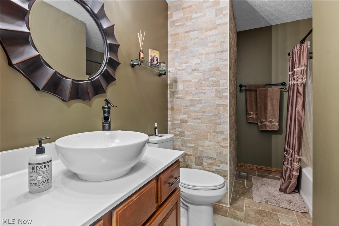 6419 State Rte 5 Ravenna, OH 44266 - Photo 20 of 35 Second updated full bath